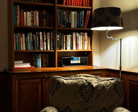 How to Create a Cozy Reading Nook in Your Home